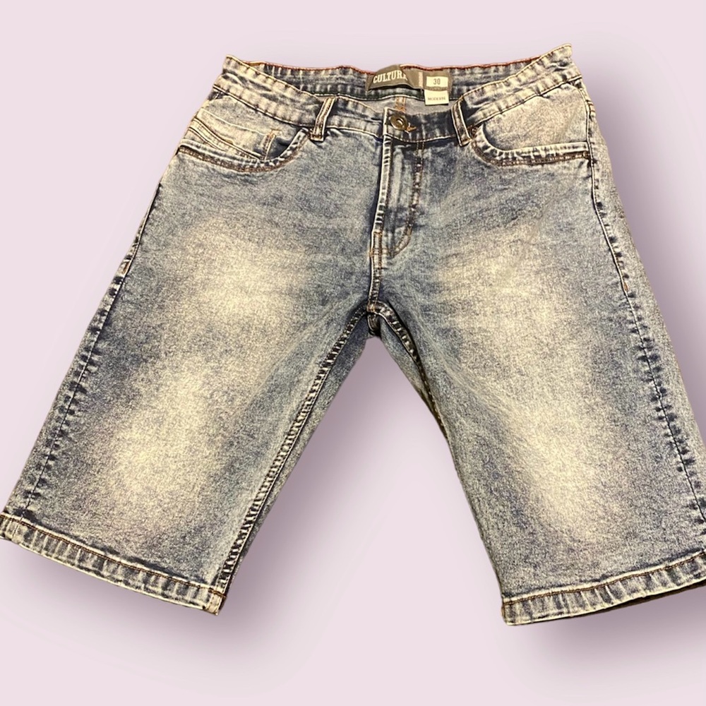 Cultura Men’s acid wash jean shorts size 30